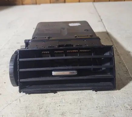 Ford C-MAX I Dash center air vent grill 3M51R014L21A 04792004