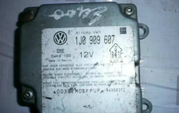 Audi A4 S4 B5 8D Airbag control unit/module 1J0909607 5WK4199VW3