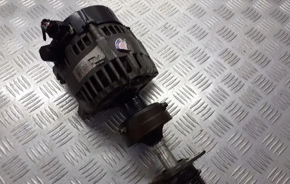 Ford Focus Generator/alternator 9090077