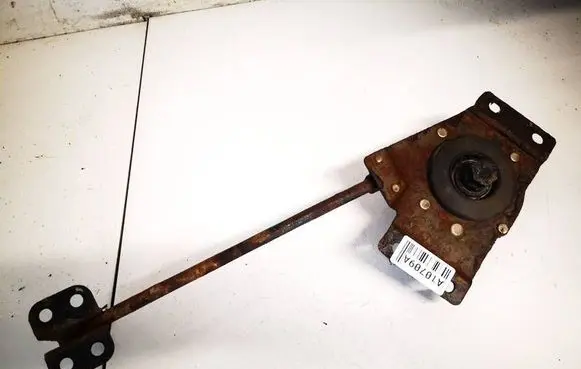KIA Carens II Spare wheel bolt 