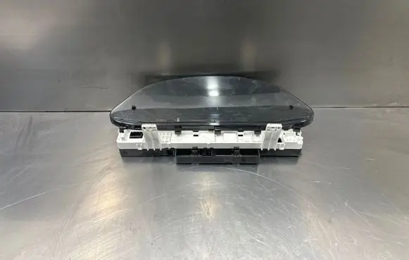Toyota Yaris Speedometer (instrument cluster) 838000DG40 MB2574500231