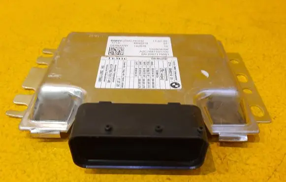 BMW X7 G07 Air suspension control unit module (rear) 8840218 A2C7687331700