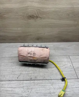 Subaru Legacy Passenger airbag 1033231 131207S