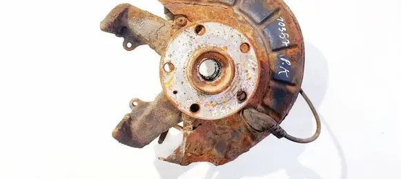 Volkswagen Golf Plus Front wheel hub