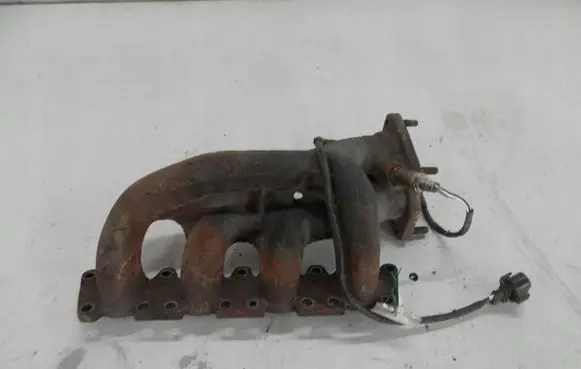 Volkswagen PASSAT B5 Exhaust manifold 