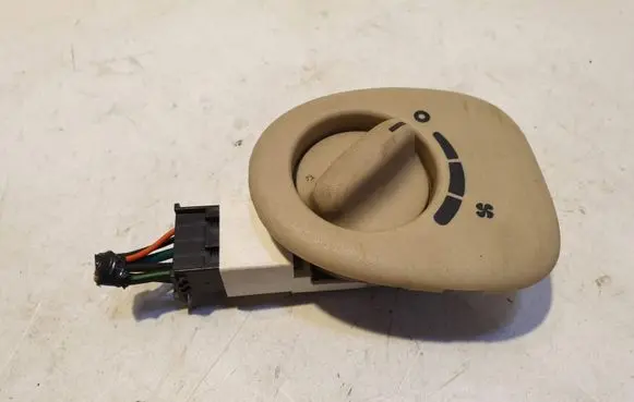 Chrysler Voyager Interior fan control switch 4685357