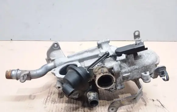 Ford Focus EGR valve cooler VP9PLH19206AF SB9PLH19206AA 505923010