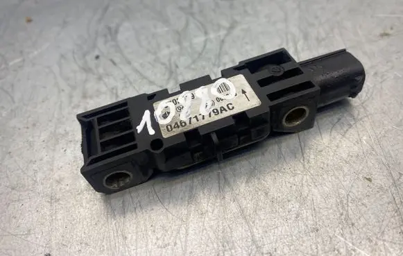 Chrysler 300 - 300C Airbag deployment crash/impact sensor 1970201919 04671779