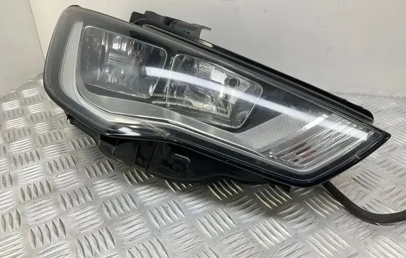 Audi A3 S3 8V Headlight/headlamp 8V0941004A