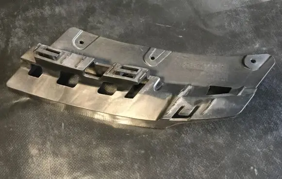 Headlight/headlamp mounting bracket