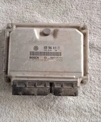 Volkswagen PASSAT B7 Engine control unit/module 038906019ET 28SA4848 0281010630