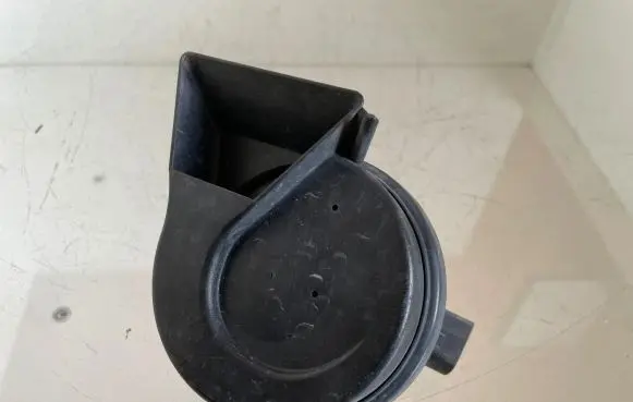 Audi A4 S4 B8 8K Horn signal 8T0951221A