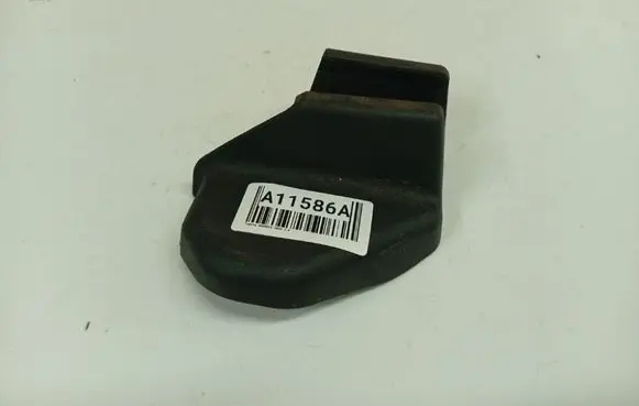 Toyota Avensis T250 Rear seat side bottom trim 7213805030