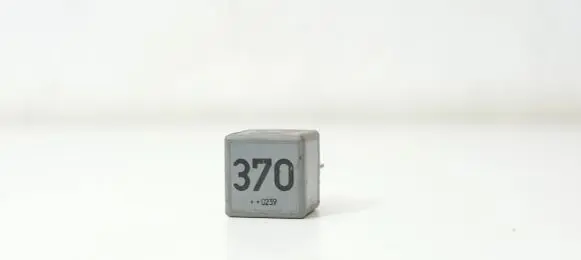 Audi A4 S4 B6 8E 8H Other relay 8D0951253