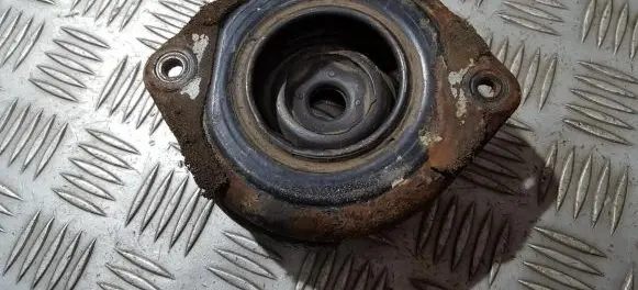 Volkswagen PASSAT B3 Coil spring mount 