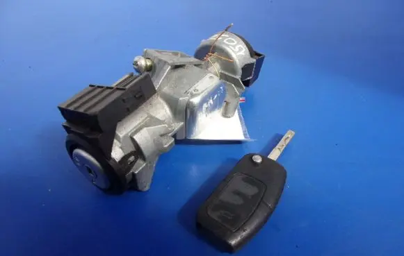 Ford Focus C-MAX Ignition lock 3M51-3F880-AB