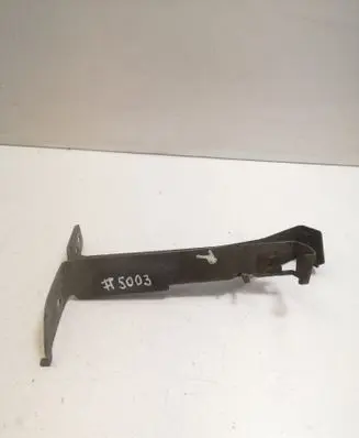 Front bumper mounting bracket