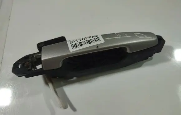 Toyota Avensis T250 Front door exterior handle 