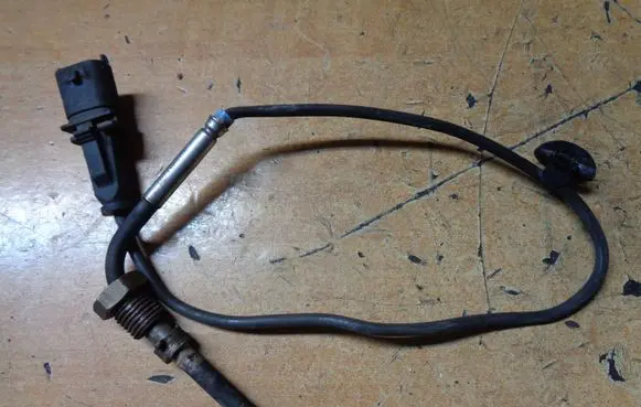 Suzuki Swift II Exhaust gas temperature sensor 1821368L60