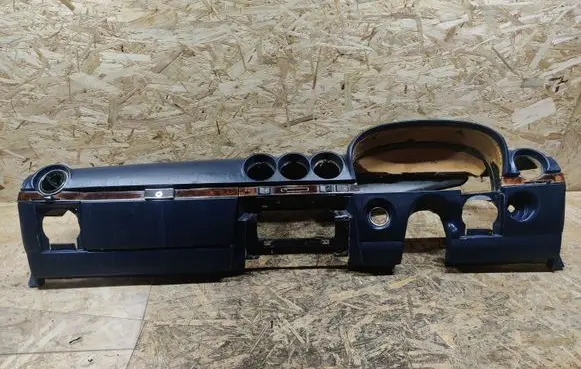 Mercedes-Benz SL R107 Dashboard