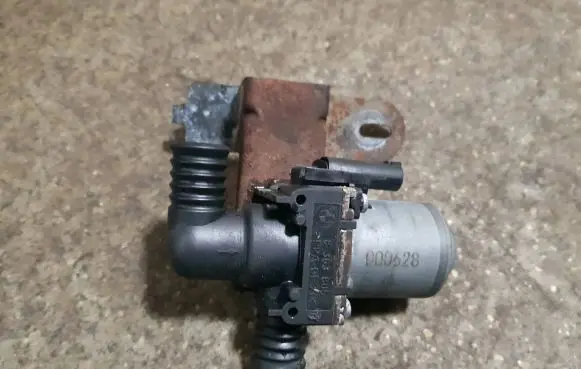 Coolant heater control valve