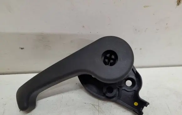 KIA Sportage Engine bonnet (hood) release handle