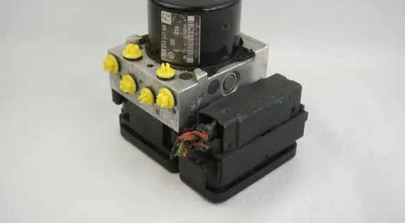Volkswagen Golf V ABS Pump 1K0614517BD 1K0907379AD