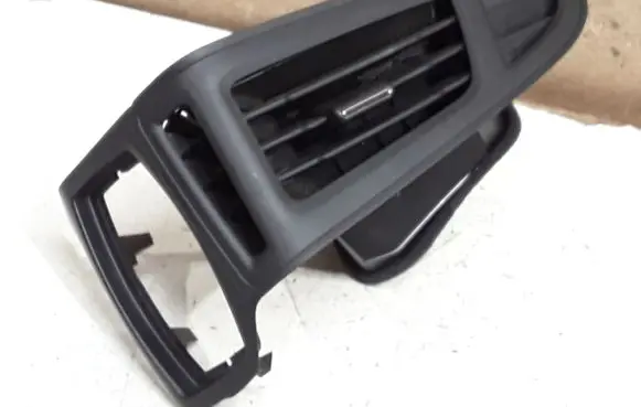Ford Focus Dashboard side air vent grill/cover trim BM51A018B09AK