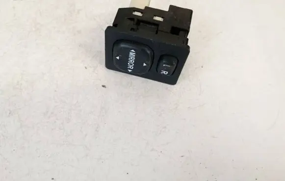Toyota Auris 150 Wing mirror switch 183574 769746f