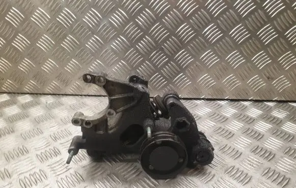 Volkswagen PASSAT B5.5 Power steering pump mounting bracket 059145169