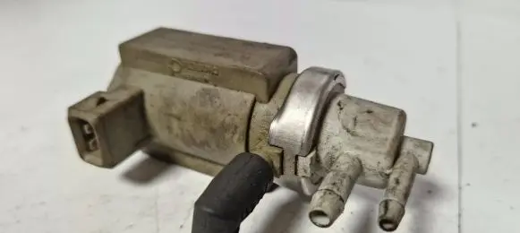 Volkswagen PASSAT B5 Turbo solenoid valve 906627