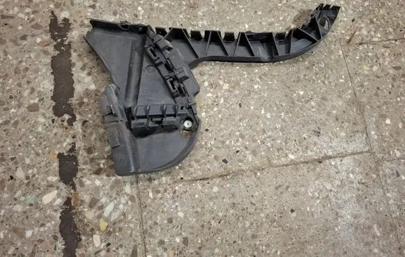 Volvo XC70 Rear bumper mounting bracket 30678703