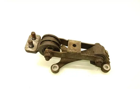 Engine mounting bracket