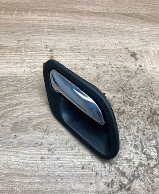 BMW 7 E38 Front door interior handle 8226050