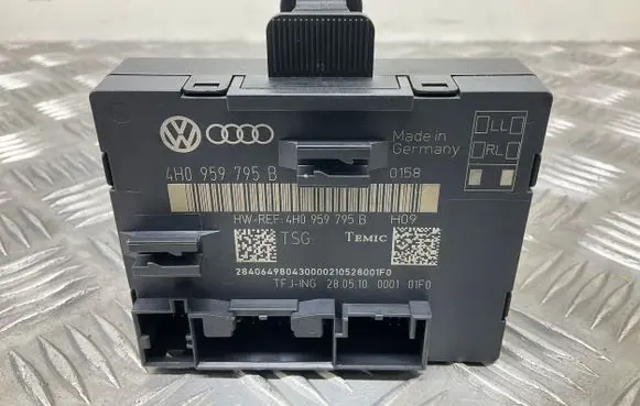 Volkswagen Touareg II Door control unit/module 4H0959795B