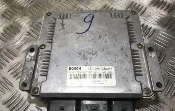 Renault Laguna II Engine control unit/module 0281010637 020411