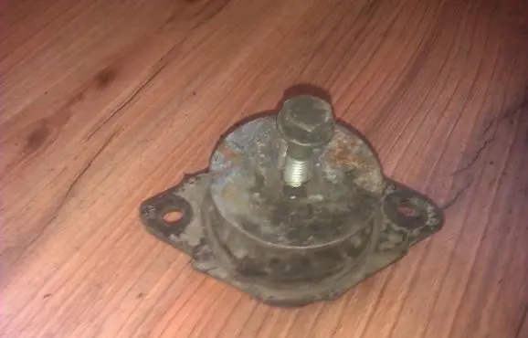 Seat Ibiza II (6k) Engine mount bracket