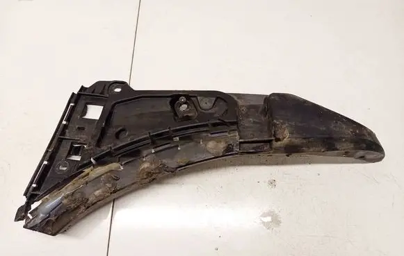 Volvo XC90 Front bumper mounting bracket 08620564