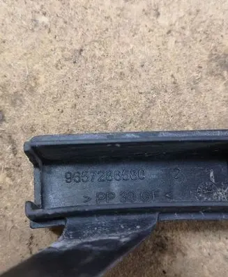 Citroen C5 Rear door windshield rail