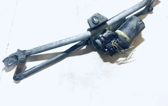 Audi A4 S4 B5 8D Front wiper linkage and motor
