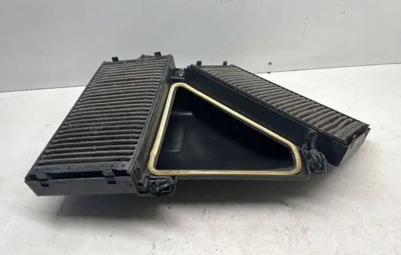 BMW X5 E70 Cabin air micro filter cap 6945575