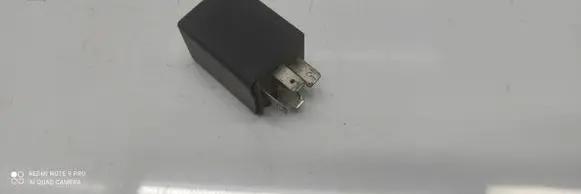 Volkswagen PASSAT B4 Window wiper relay 321955531A
