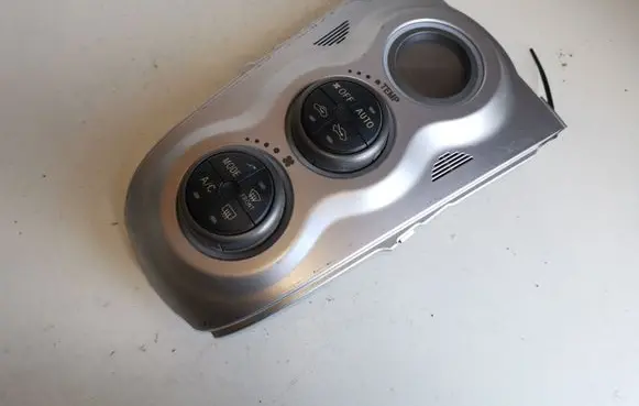 Toyota Yaris Climate control unit 559000D210