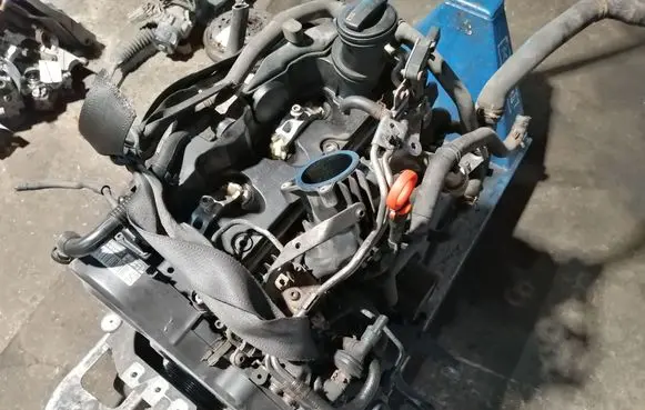 Volkswagen Transporter - Caravelle T5 Engine CAA