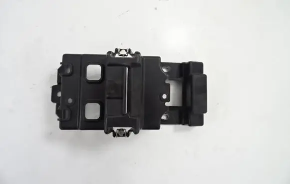 Peugeot 308 Radiator mount bracket 9677587580