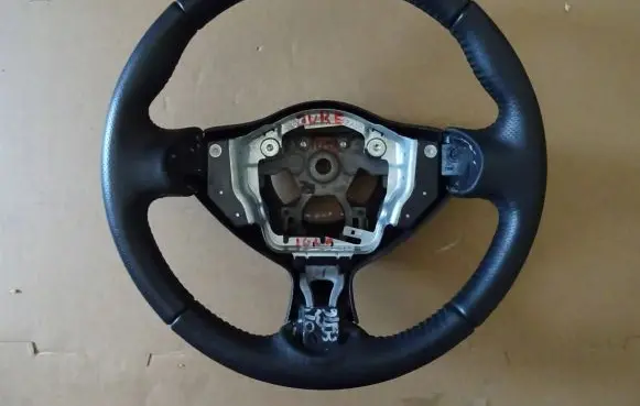 Nissan Juke I F15 Steering wheel 999211198886