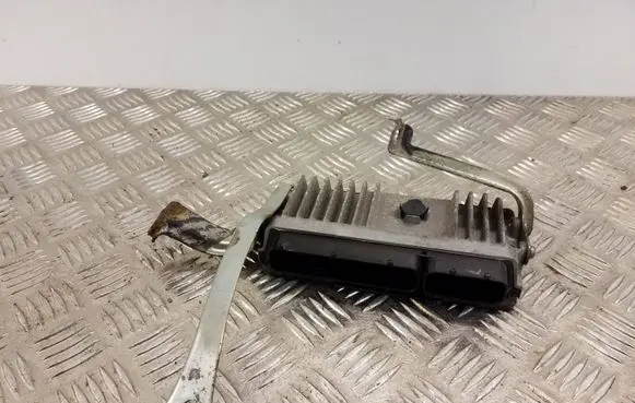 Toyota RAV 4 (XA40) Engine control unit/module 8966142X80