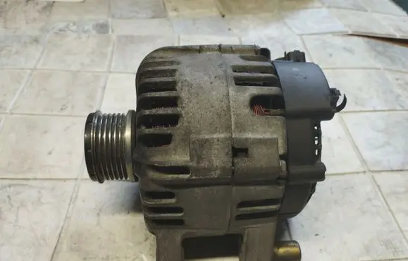 Peugeot 407 Generator/alternator 9646321780 2542924A