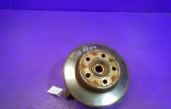 Mercedes-Benz Vito Viano W638 Front wheel hub spindle knuckle