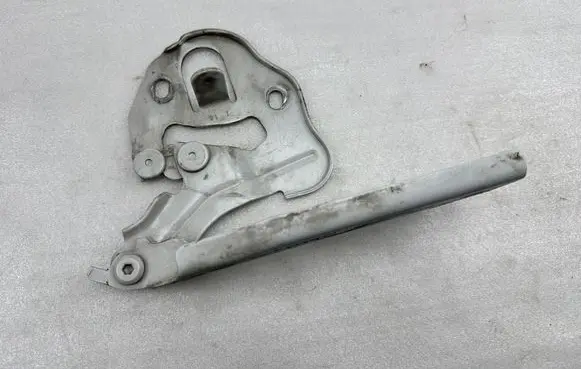 Audi Q7 4M Engine bonnet/hood hinges 4M0823302